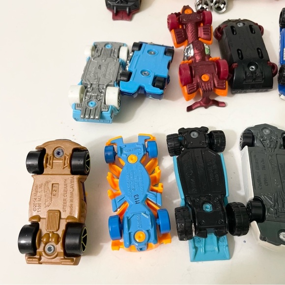 Lot of 24 Diecast Hot Wheels Toy scars - Picture 11 of 16